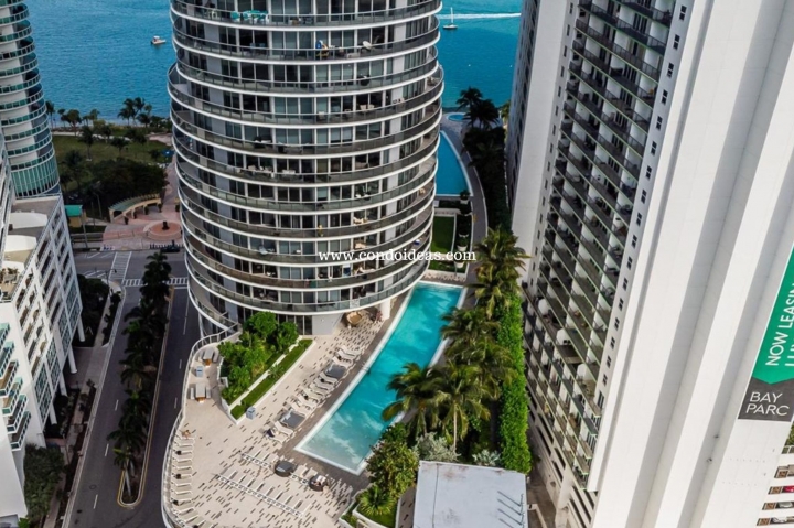 Aria on the Bay condo