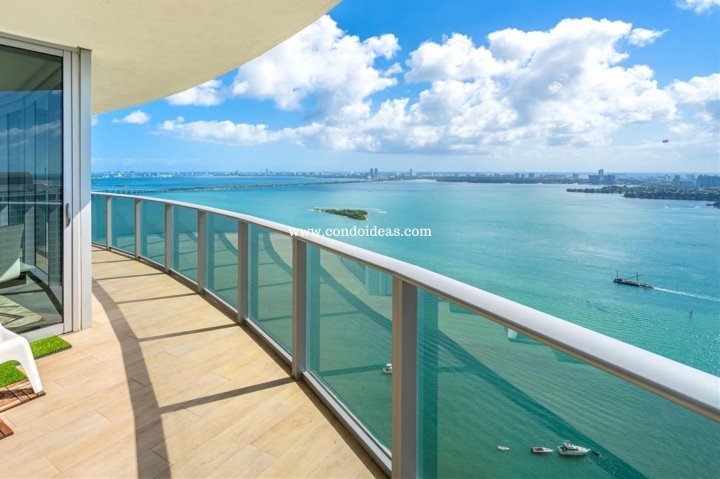 Aria on the Bay condo