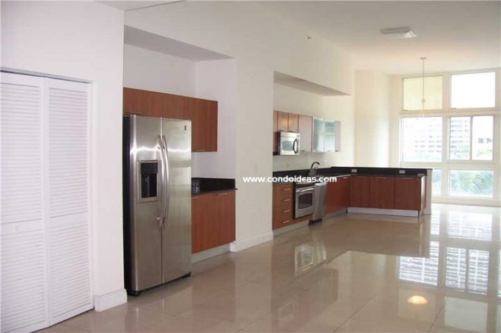 1800 Club condo