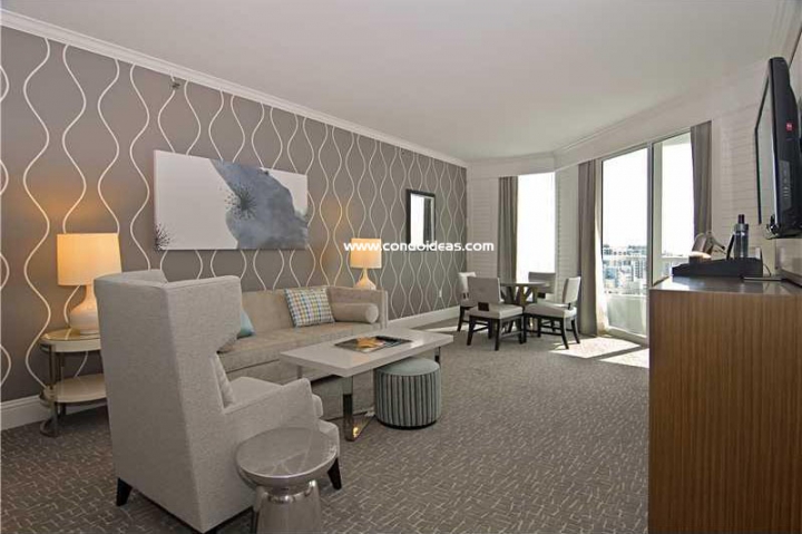 Fontainebleau II Tresor condo